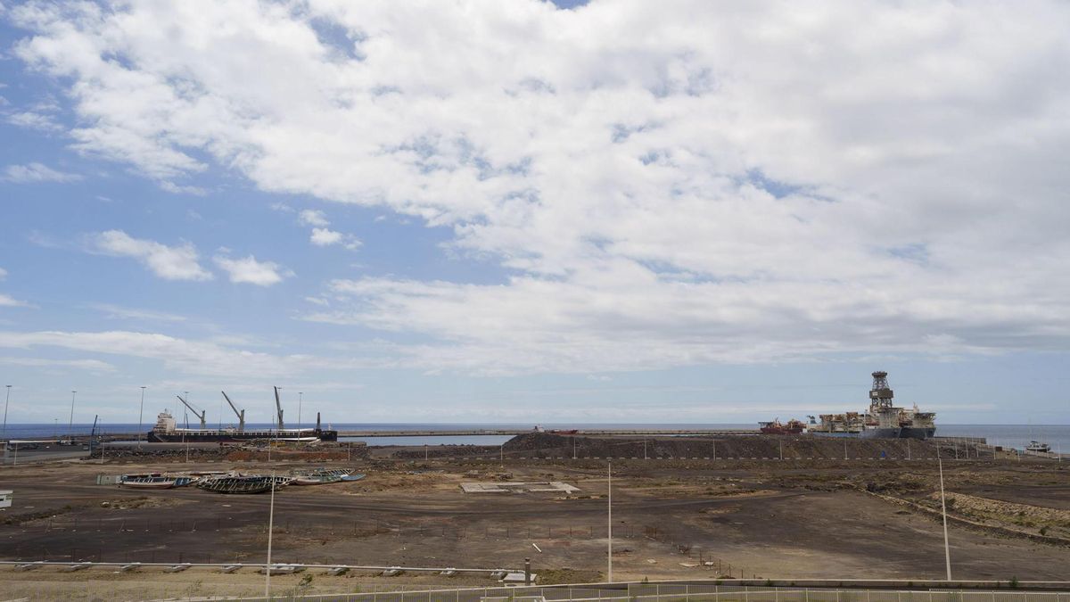 Cómo es el muelle de Granadilla, un puerto fallido de 200 millones en el que fondeará el crucero del hantavirus