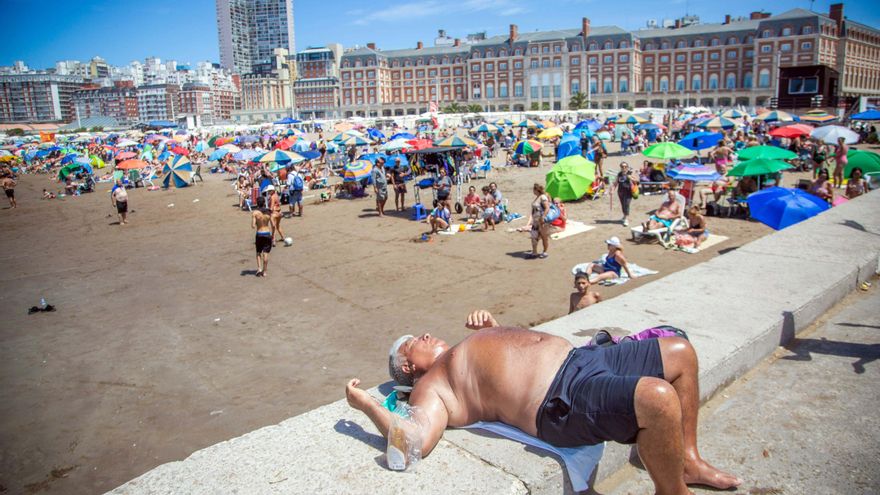 Clima: rigen alertas rojos, naranjas y amarillos por calor extremo en 20 provincias