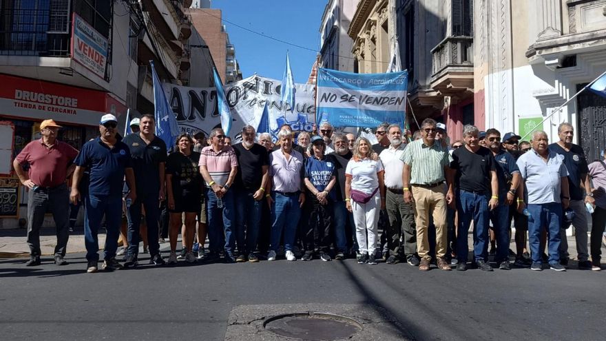 "Vamos a prender fuego el país": los gremios endurecen su postura ante la reforma laboral