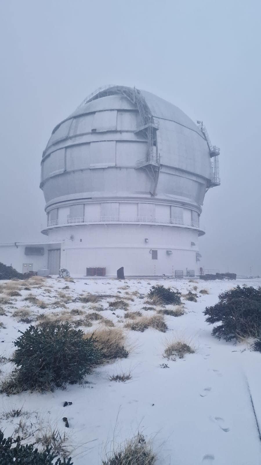 Así ha amanecido   este lunes, 23 de diciembre, el Gran Telescopio Canarias (GTC o Grantecan) en las cumbres de la Villa Garafía. Foto: Antonio Marante (operador del Gran Telescopio Canarias)