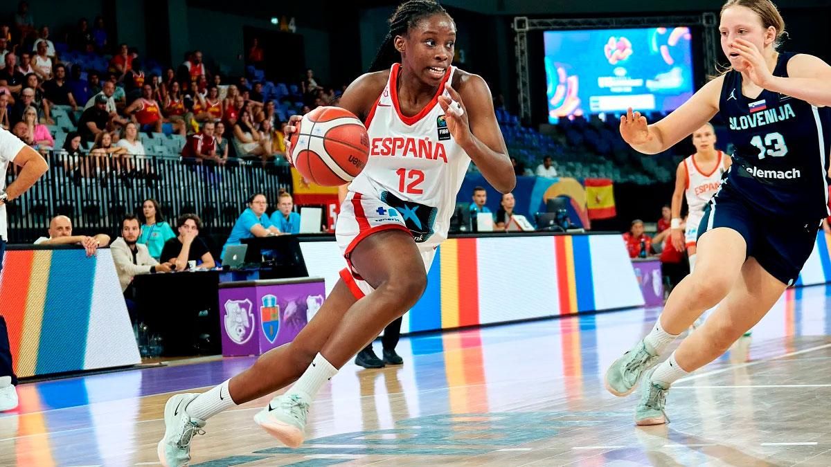 Trinity Ezeanatogu, oro europeo con la selección española U16