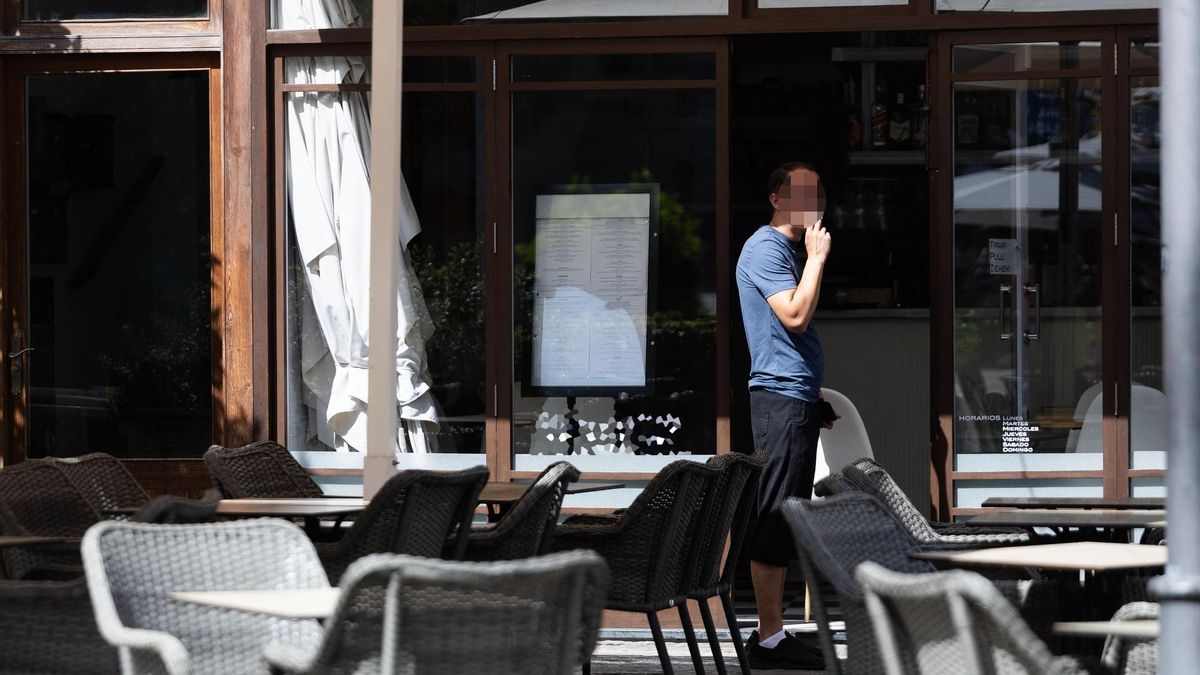 Terrazas vacías en el centro de Sóller