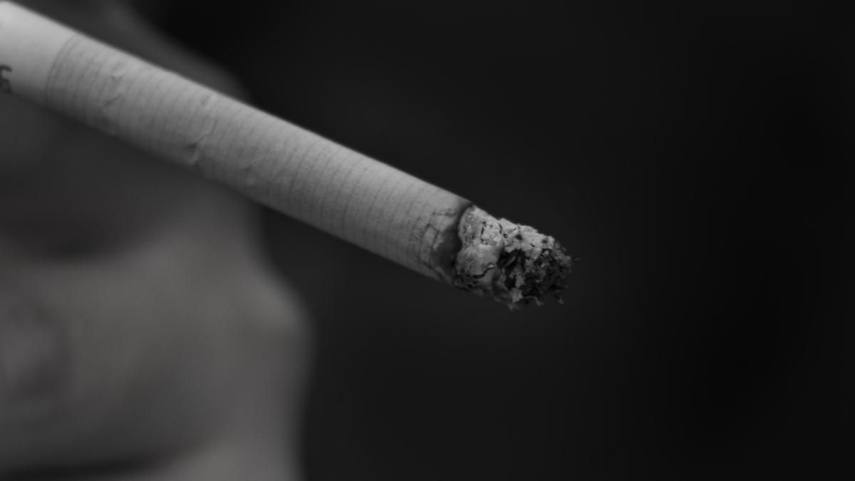 Un pedido de tabaco por WhatsApp acaba en los tribunales en León: condena de 43 euros y multa de 300 por estafa