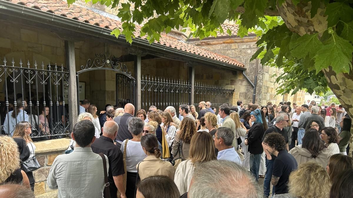 Cantabria despide a Paula, la joven asesinada en Perines, y su padre invita a "trabajar por el perdón"