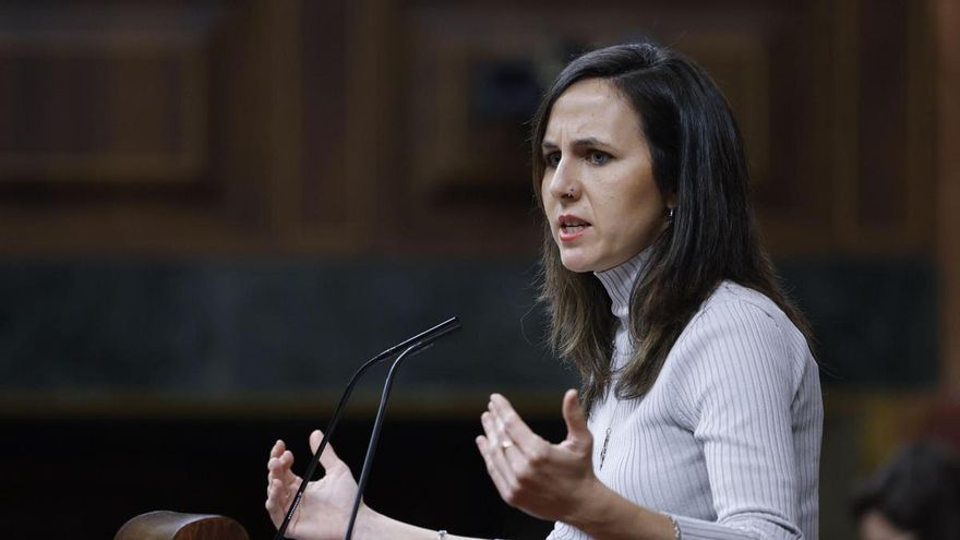 La diputada del Grupo Mixto Ione Belarra interviene durante un pleno