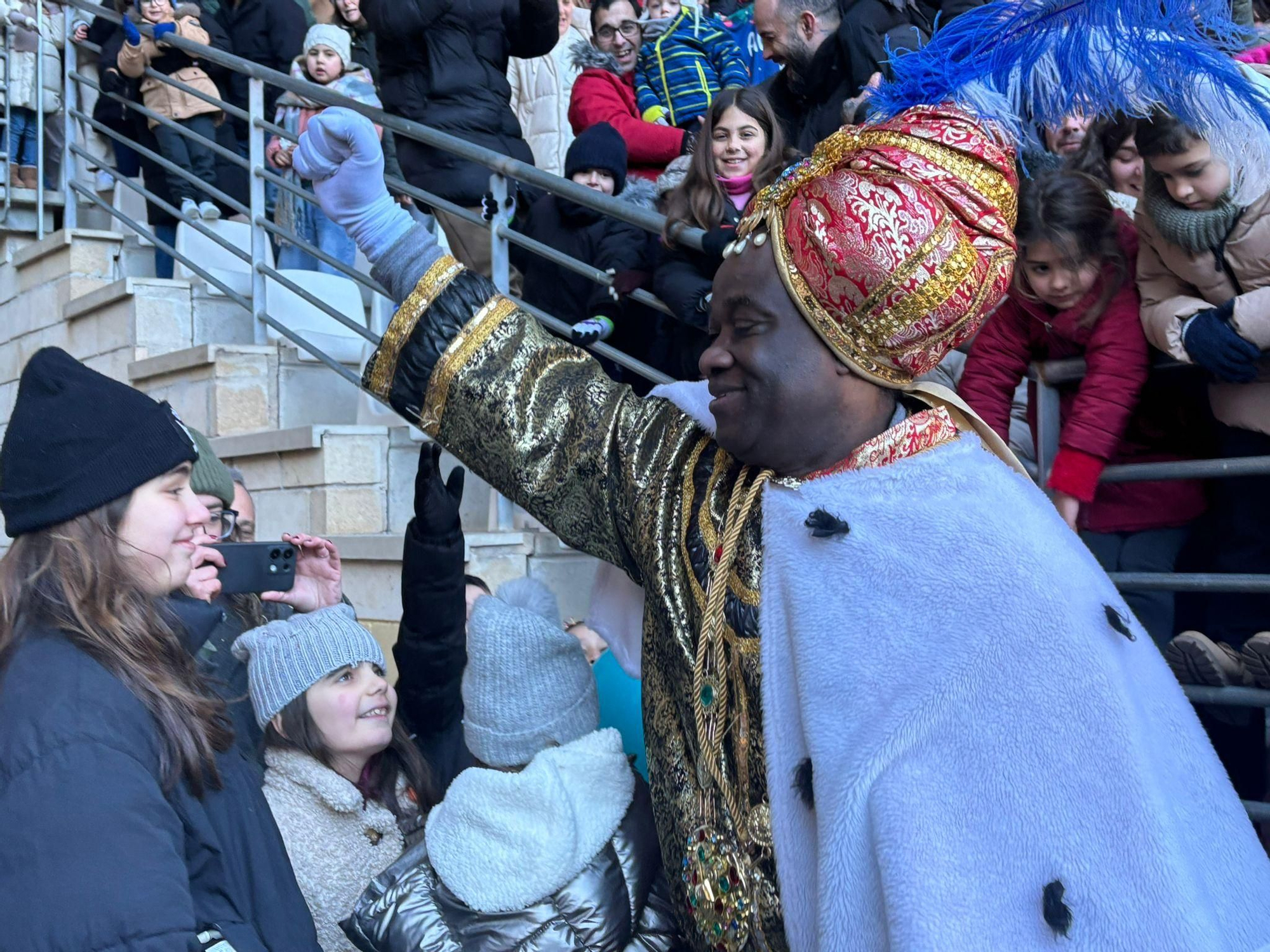Los Reyes Magos ya están en Logroño: así ha sido el aterrizaje en helicóptero en Las Gaunas