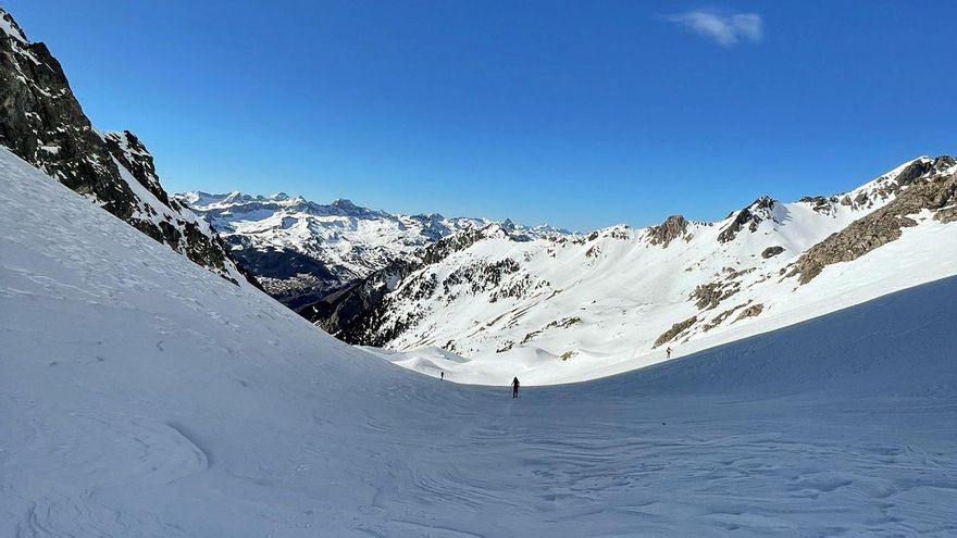 Al pico Tebarray desde Baños de Panticosa