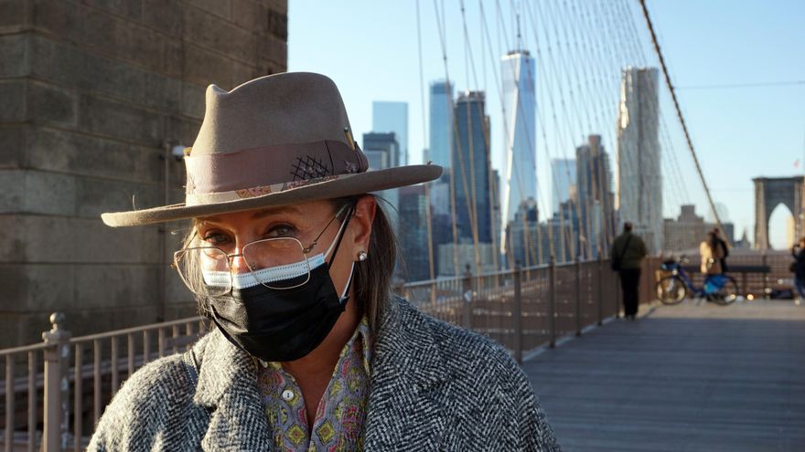 Suzie Stadnyk en el puente de Brooklyn