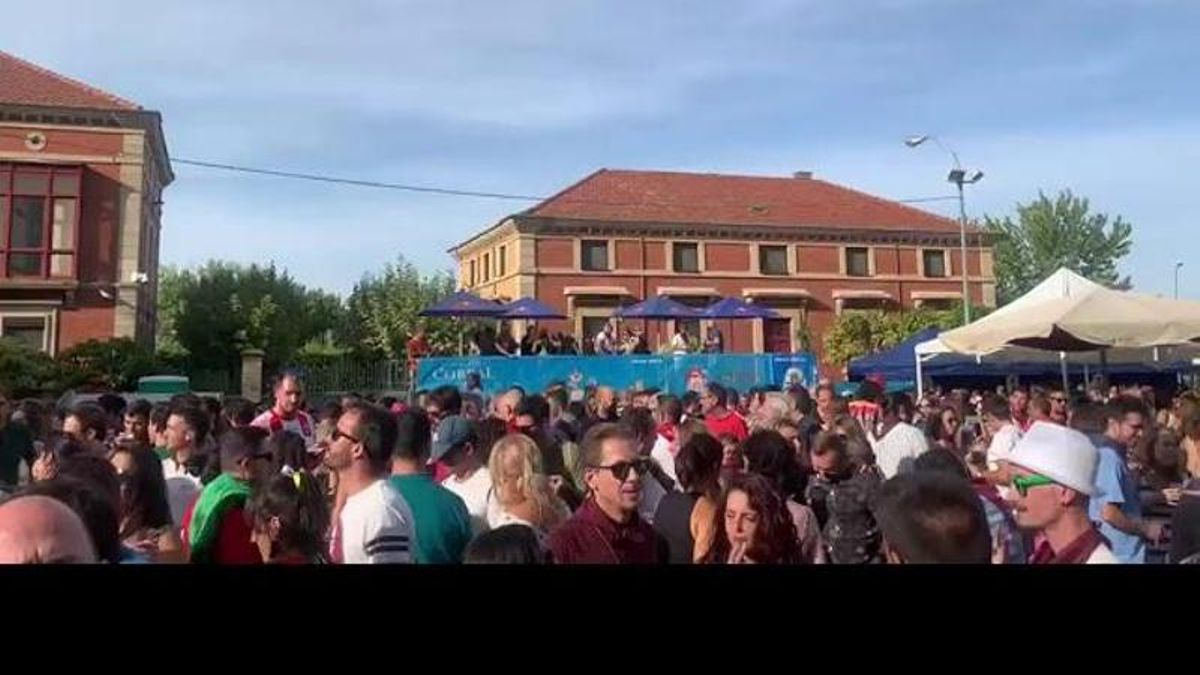 ‘Disfruta la fiesta, deja limpia la calle’ con vasos reutilizables durante las fiestas de San Mateo en Logroño