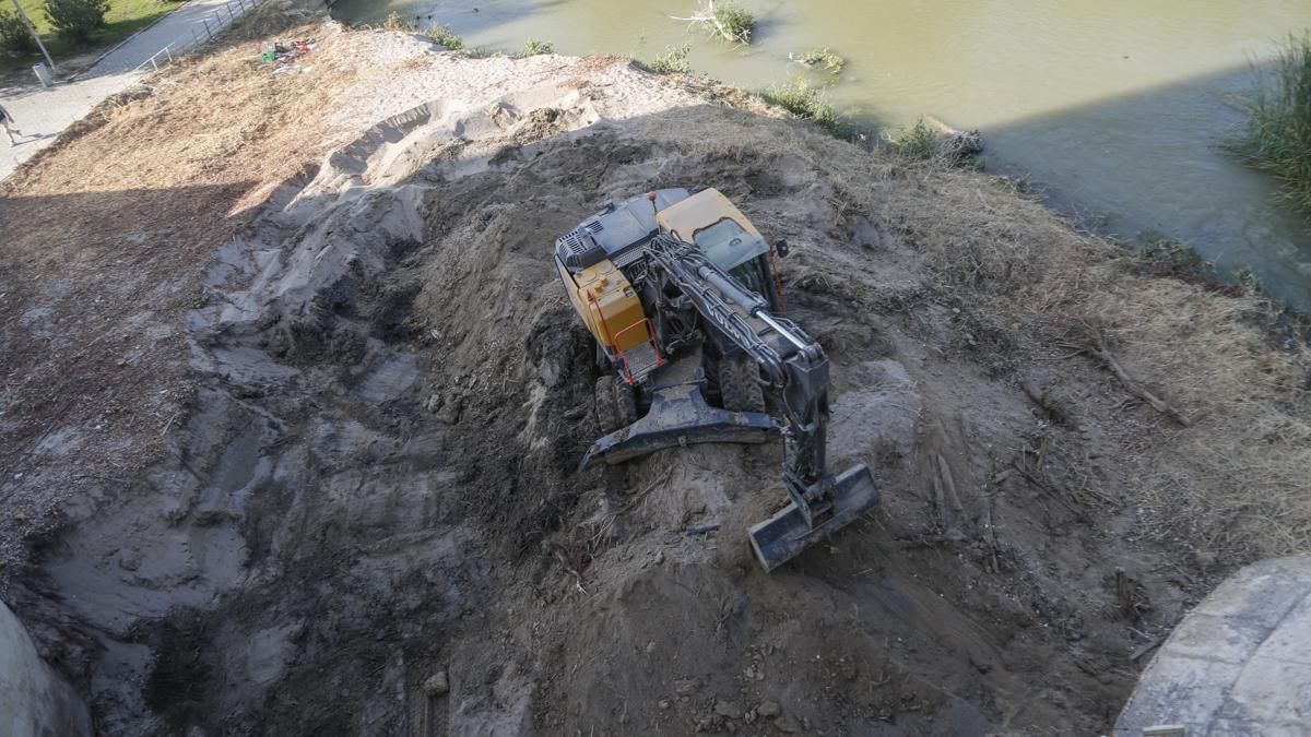 Obras bajo el puente romano
