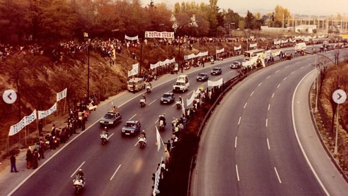 Un viaje en Papamovil por Madrid, durante su primera visita en 1982