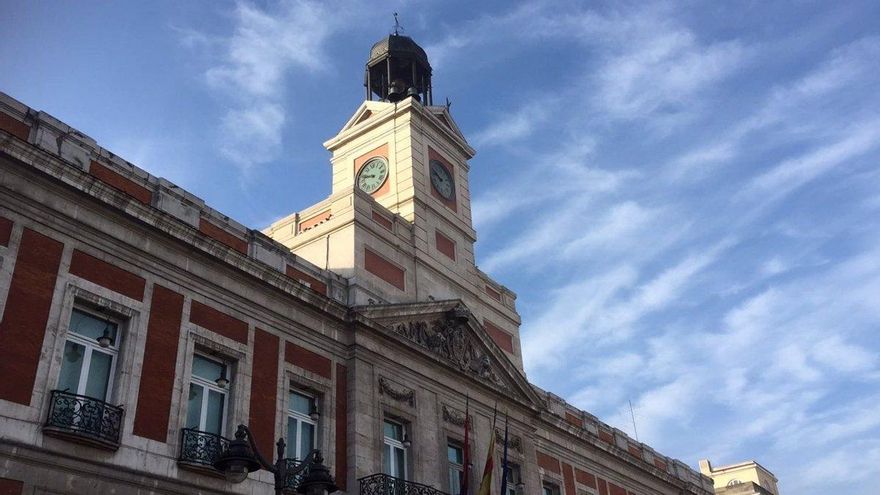 El reloj de la Puerta del Sol deja de dar las horas por primera vez en 29 años por una revisión