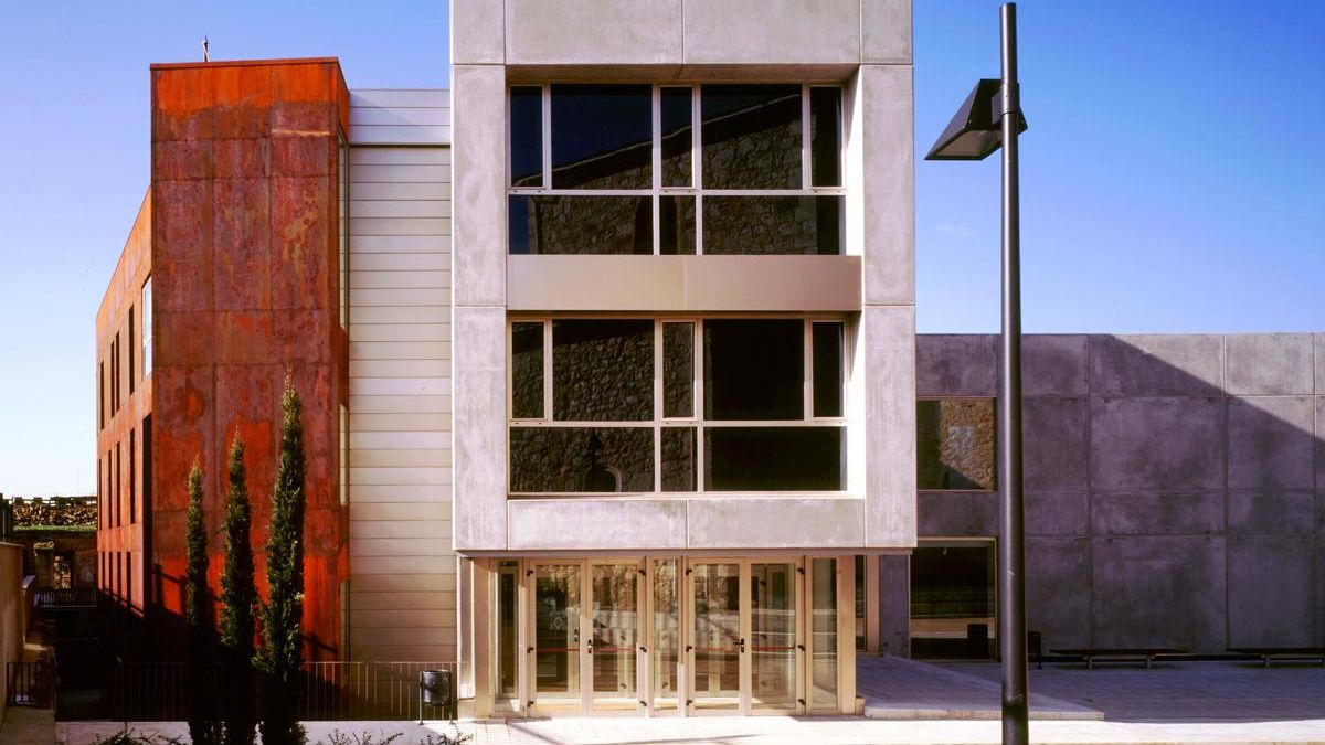 Facultad de Educación en el campus de Guadalajara de la UAH