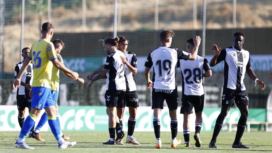 La UD Las Palmas sigue dando la cara en pretemporada