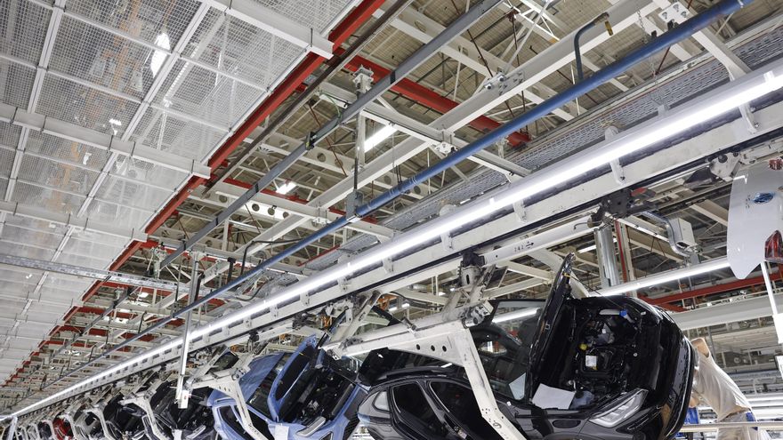 Volkswagen Navarra suspende su producción del lunes por problemas de proveedores afectados por la DANA