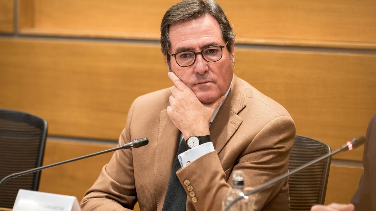 Garamendi pide "respetar el derecho al trabajo" ante los paros de CCOO y UGT por Gaza: "Es una huelga que no encaja"