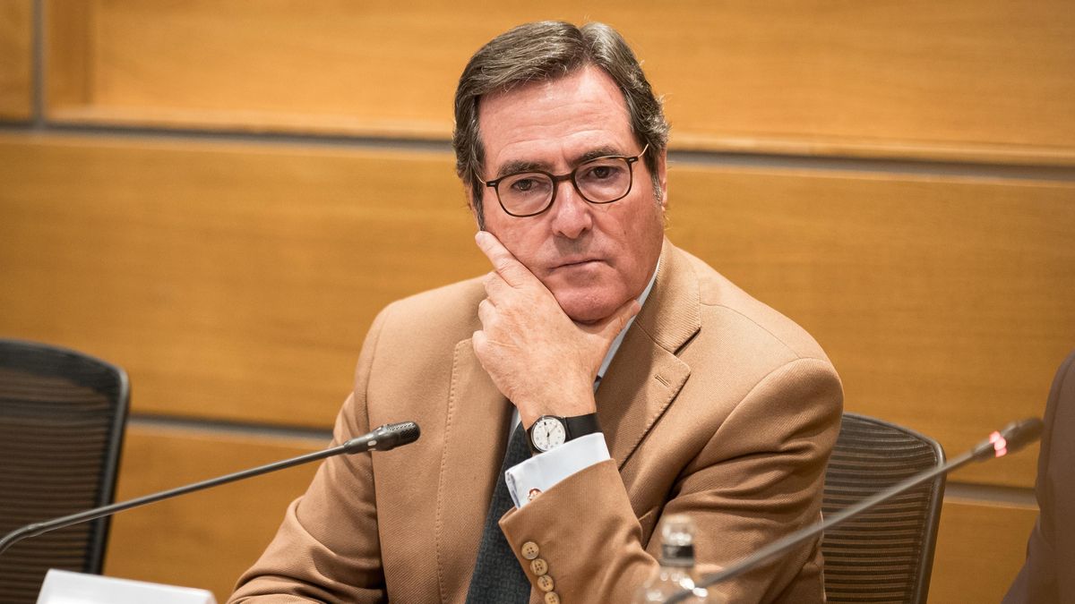 La patronal pone ahora en la diana los permisos para cuidar familiares y convivientes: "Se han ampliado mucho"