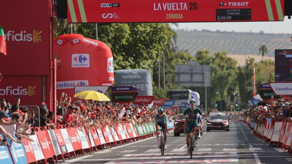 Llegada a Córdoba de la Vuelta Ciclista a España
