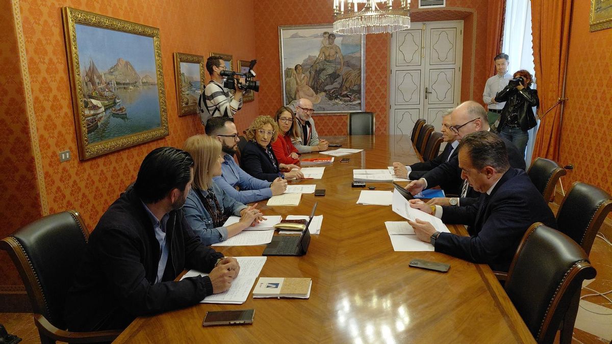 Los cinco técnicos de Urbanismo citados a la comisión municipal que investiga las viviendas públicas de Alicante no acuden a la sesión