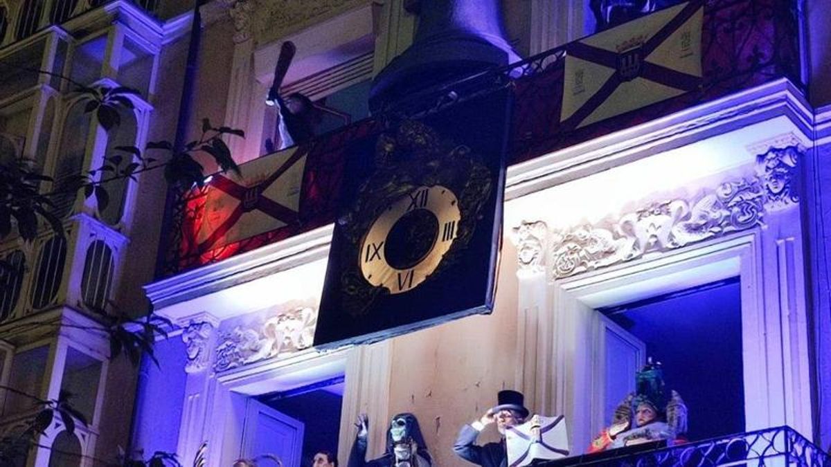 El Reloj de San Bernabé se traslada a la fachada de la Casa de los Periodistas
