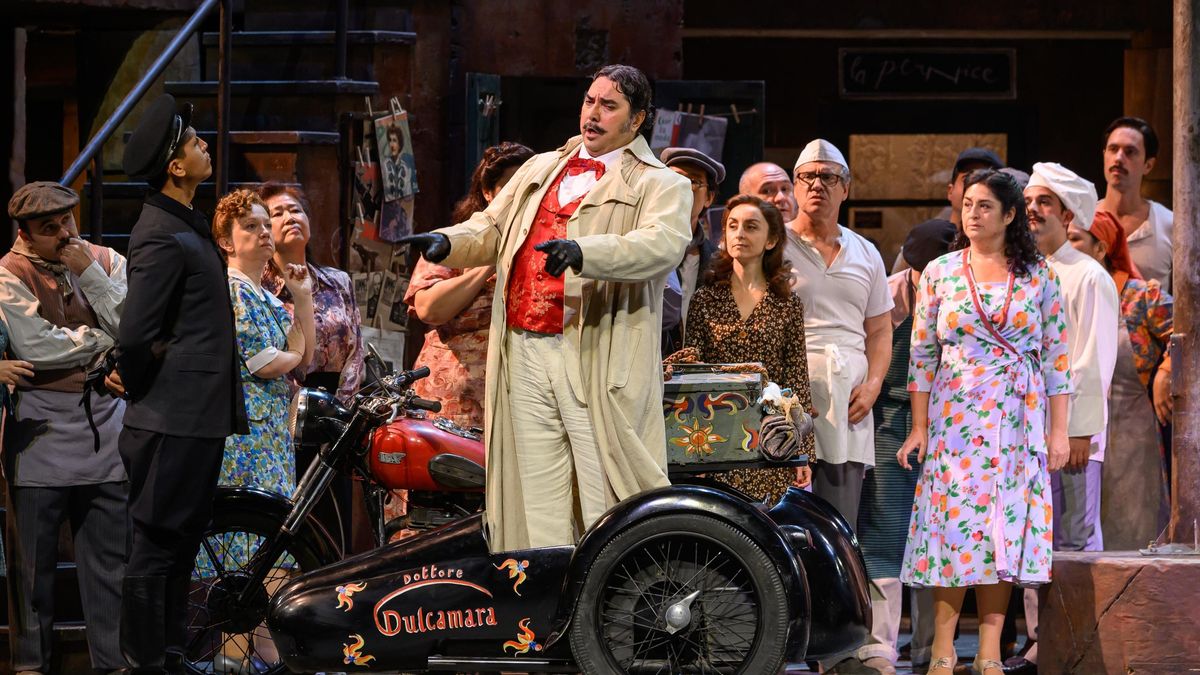 Mario Gas reconquísta por sexta vez el Liceu con su montaje de 'L'elisir d'amore' de Donizetti