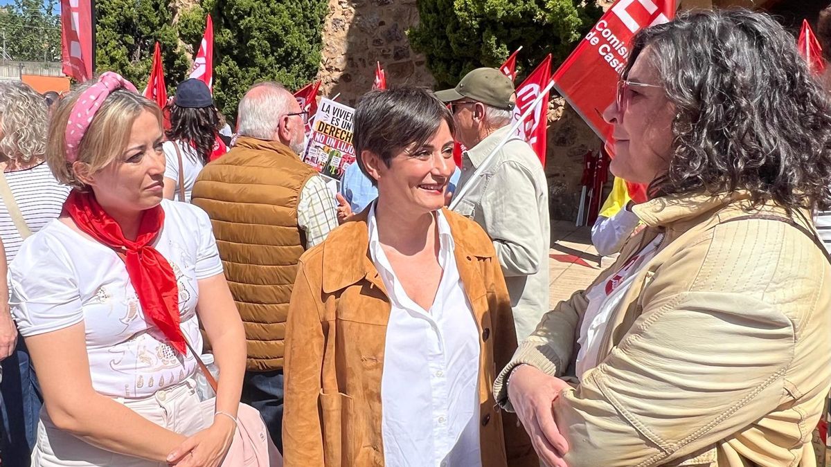 La ministra de Vivienda, Isabel Rodríguez, en la manifestación de Puertollano