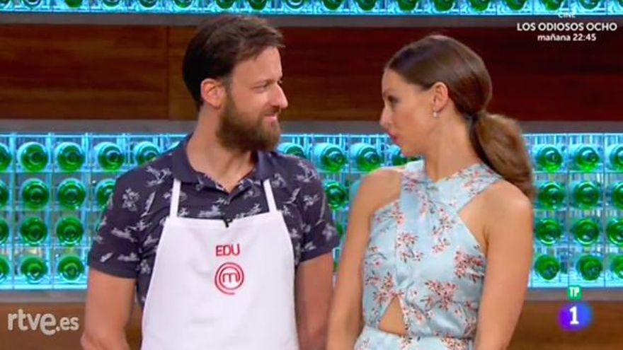 Edu Soto haciendo su equipo