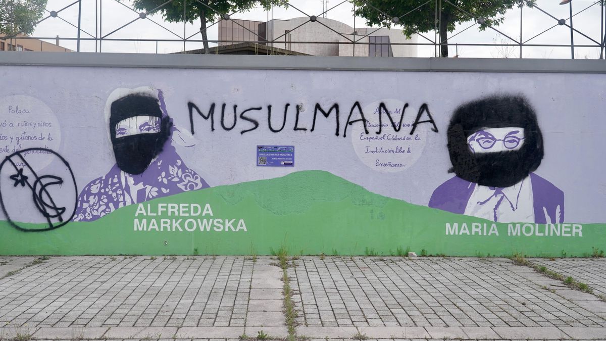 El mural feminista de León sufre una nueva vandalización.