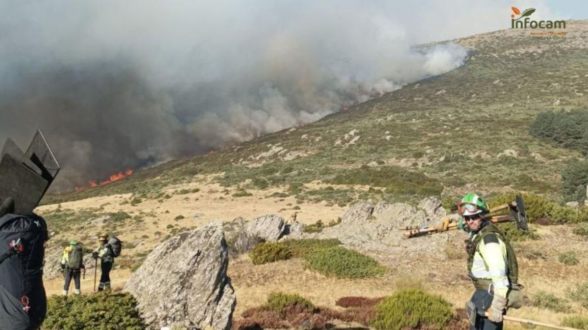 El incendio forestal declarado en el Parque Natural de la Sierra Norte de Guadalajara, en nivel 1