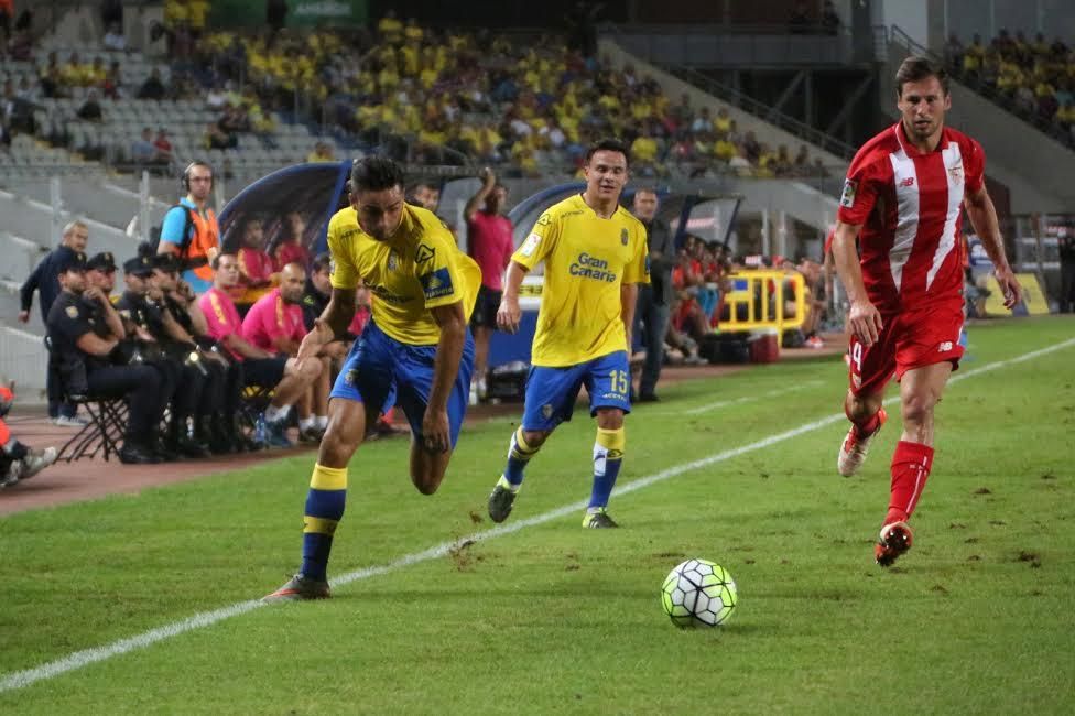 Partido entre la UD Las Palmas y el Sevilla. (ALEJANDRO RAMOS)
