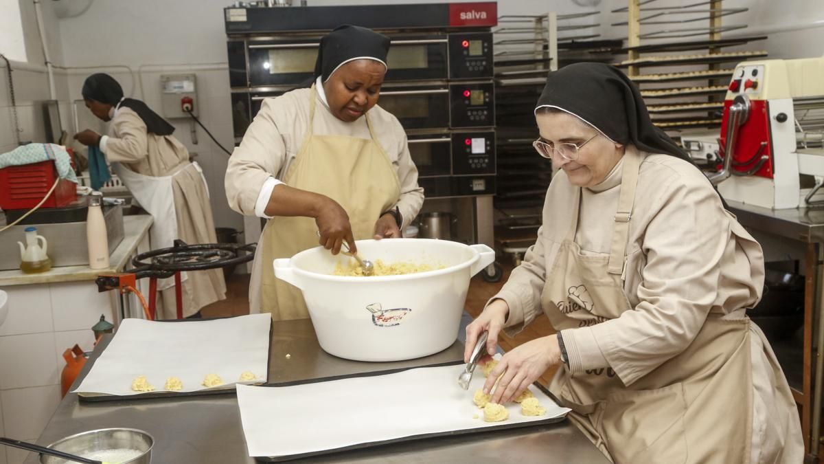 Las Hermanas Clarisas de Belalcázar reciben un Solete Repsol por sus dulces