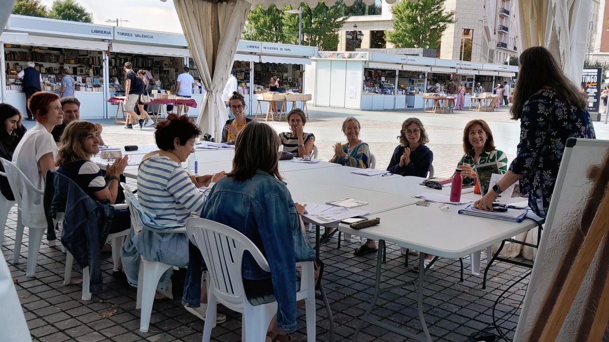 Taller de escritura de la Feria del Libro Viejo de Santander en 2024.