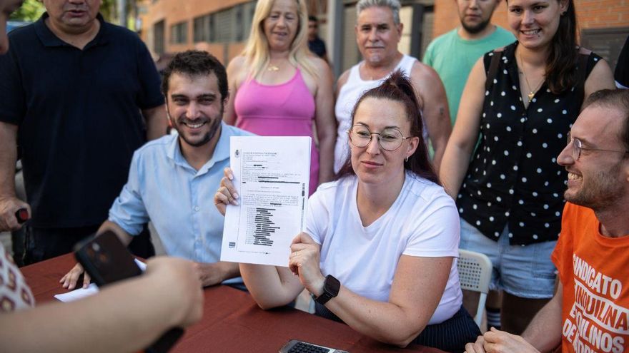 Emoción en Vallecas ante la pionera condena a un fondo por cláusulas abusivas: "Ahora los asustados son ellos"