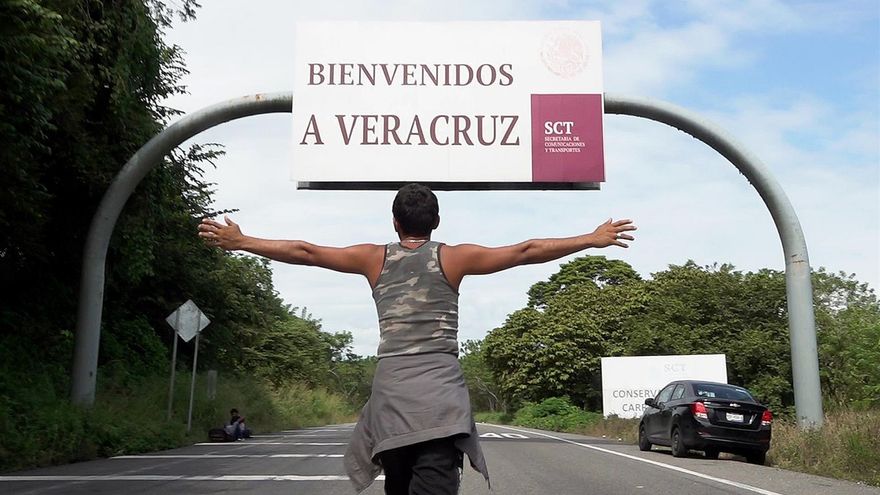 Caravana migrante llega mermada al estado mexicano de Veracruz