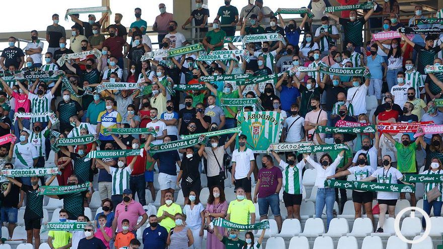 Grada blanquiverde | Córdoba CF - Don Benito