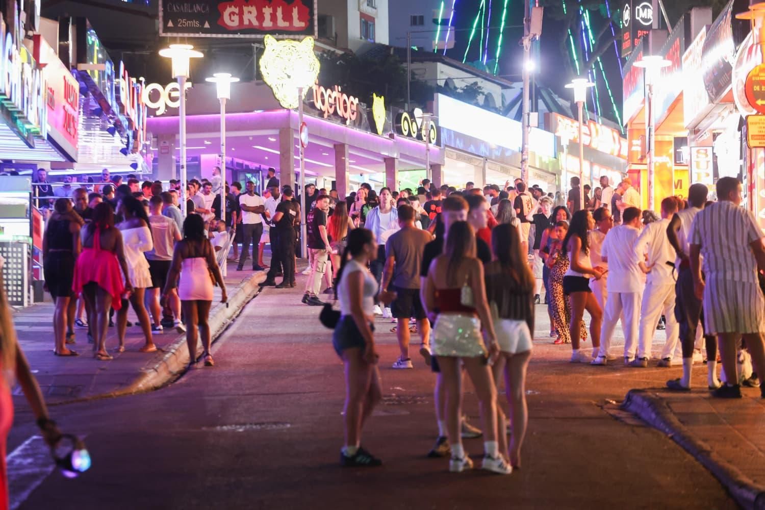 Las calles de Magaluf, abarrotadas