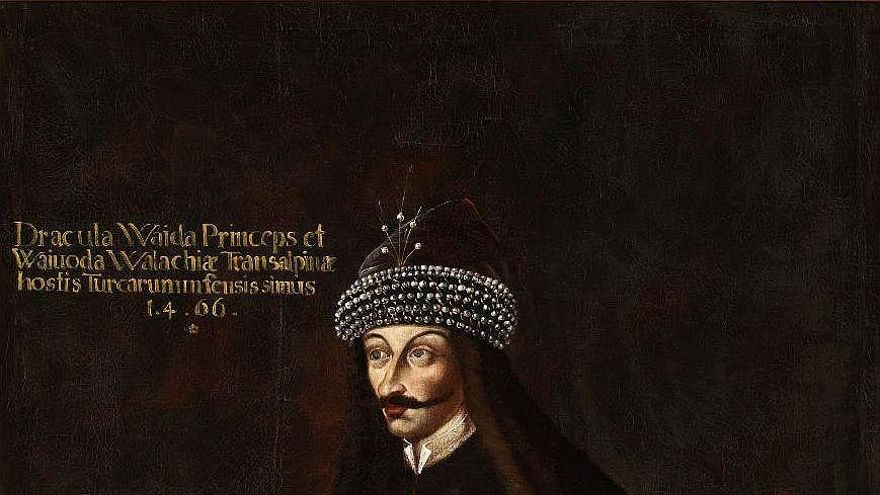 La macabra cena de Vlad el Empalador rodeado de enemigos atravesados por estacas