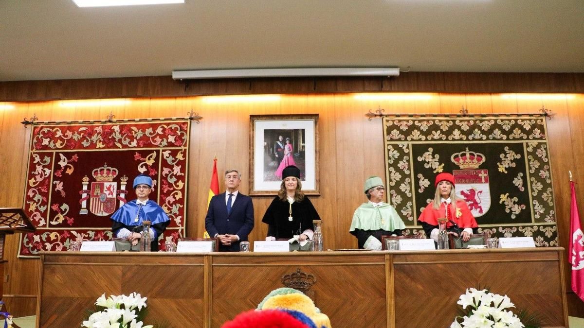 La Universidad de León reivindica en San Isidoro una financiación suficiente para garantizar su estabilidad