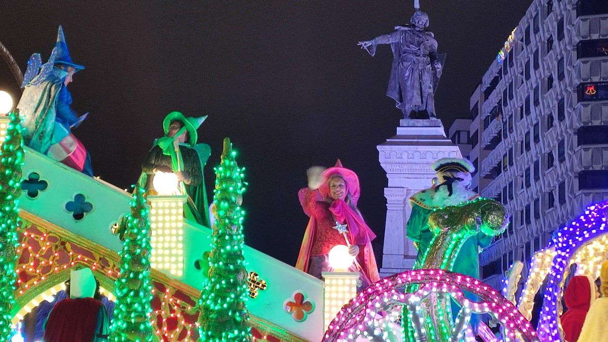 Así brilló y llenó de ilusión a León la Cabalgaza de la Navidad de 2025