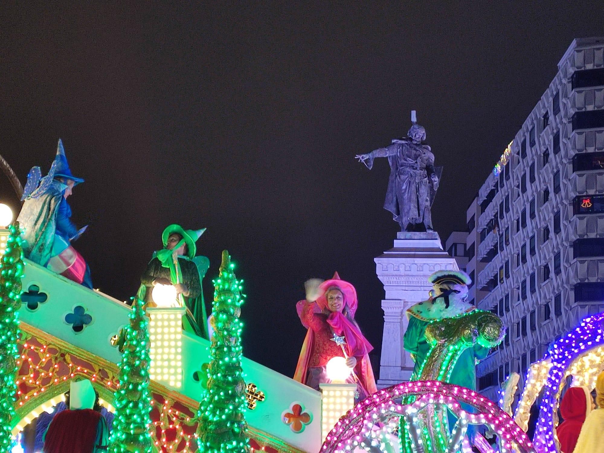 Así brilló y llenó de ilusión a León la Cabalgaza de la Navidad de 2025