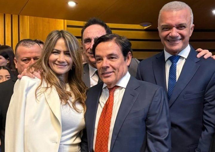 Los senadores misioneros Carlos Arce y Sonia Rojas Decut con Rovira.