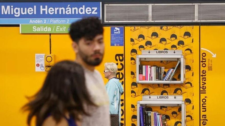 Las estaciones del Metro de Madrid con Metrotecas: dónde y cómo intercambiar libros en tu viaje