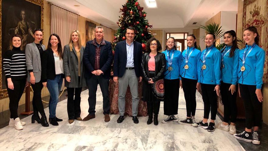 El Ayuntamiento de Córdoba abre sus puertas a las campeonas de España