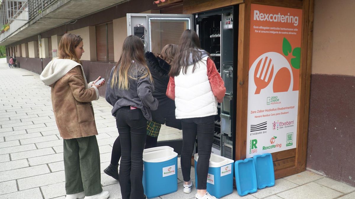 Máquinas de 'vending' para reducir el desperdicio alimentario de colegios, hospitales o residencias en Euskadi