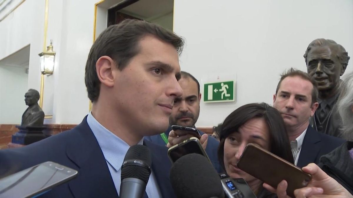 Rivera dice que, sin Cifuentes y con un presidente "limpio" del PP, no apoyará a Gabilondo en Madrid