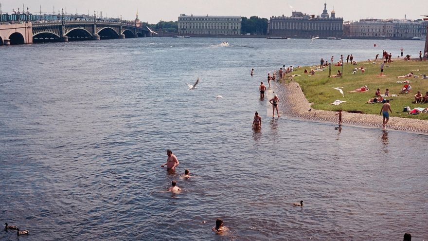 Las playas de agua dulce se han convertido en una opción asequible para quiénes no se van de vacaciones al mar