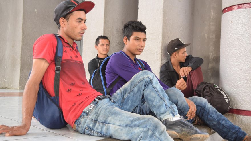 La migración reciente en Guatemala tiene un "rostro juvenil", según un informe