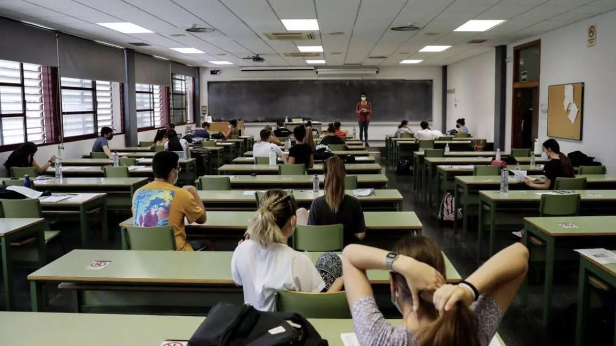 Las atenciones del Defensor del Profesor se reducen a la mitad pero advierten de que "la violencia es más sutil"