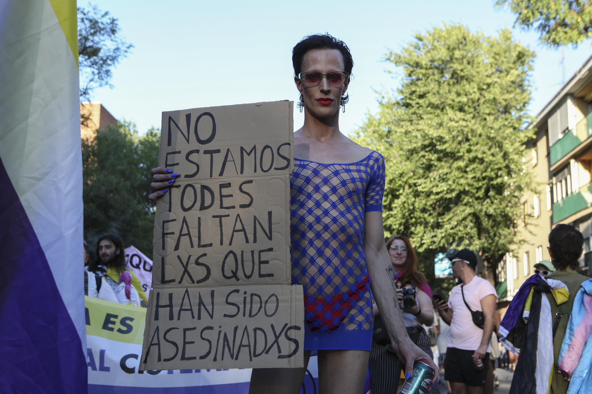 "No estamos todes, faltan lxs que han sido asesinadxs".