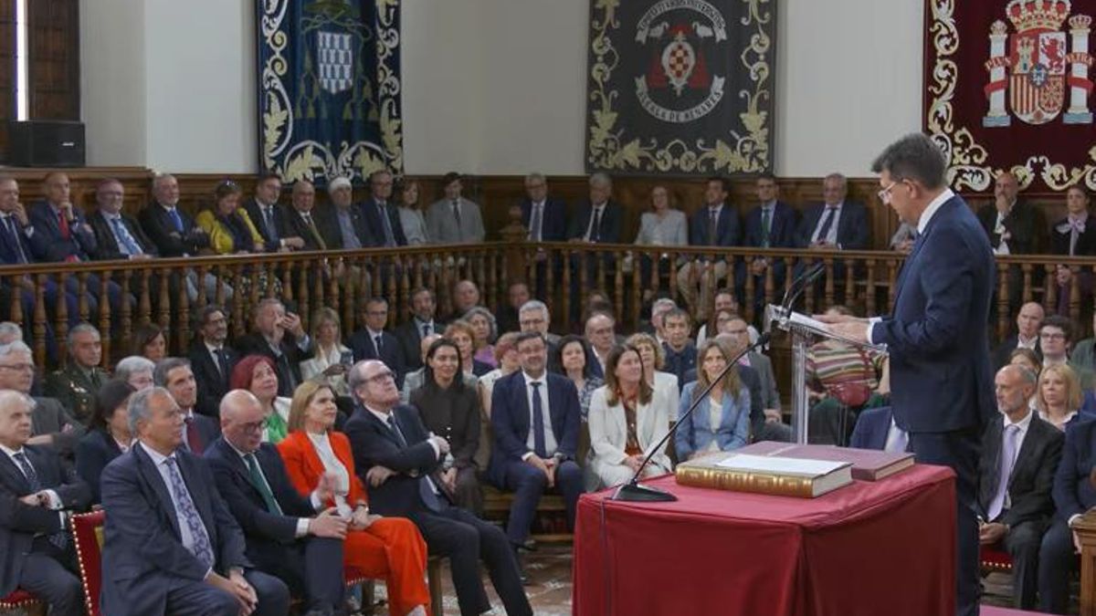 Carmelo García toma posesión como nuevo rector de la Universidad de Alcalá apelando a la Educación pública